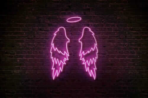 Rejoignez les anges avec ces ailes démesurées.