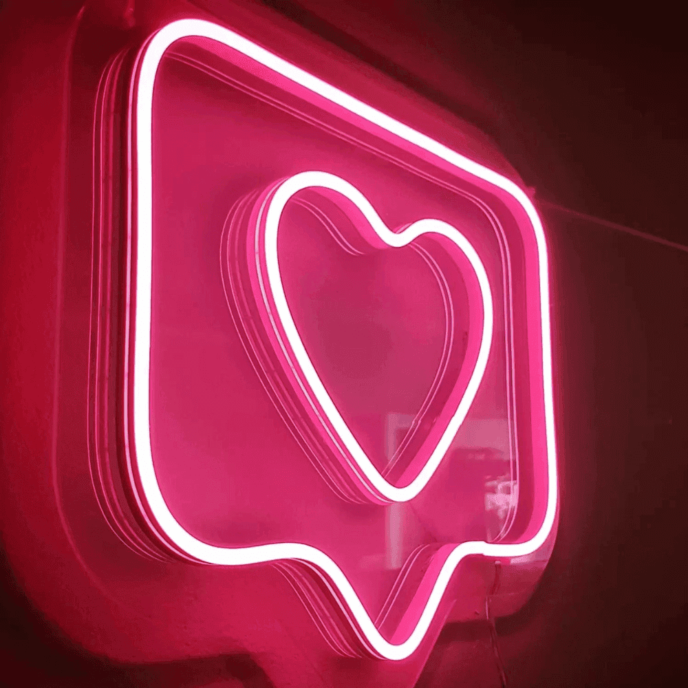 Néon en forme de coeur instagram pour les accros du scroll