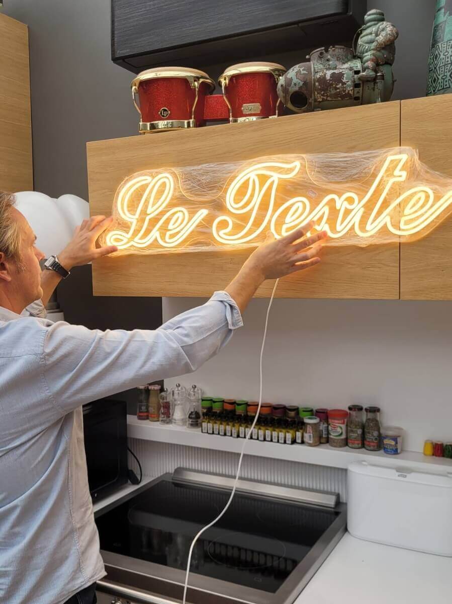 professionnel neon entreprise deco sur mesure personnalise